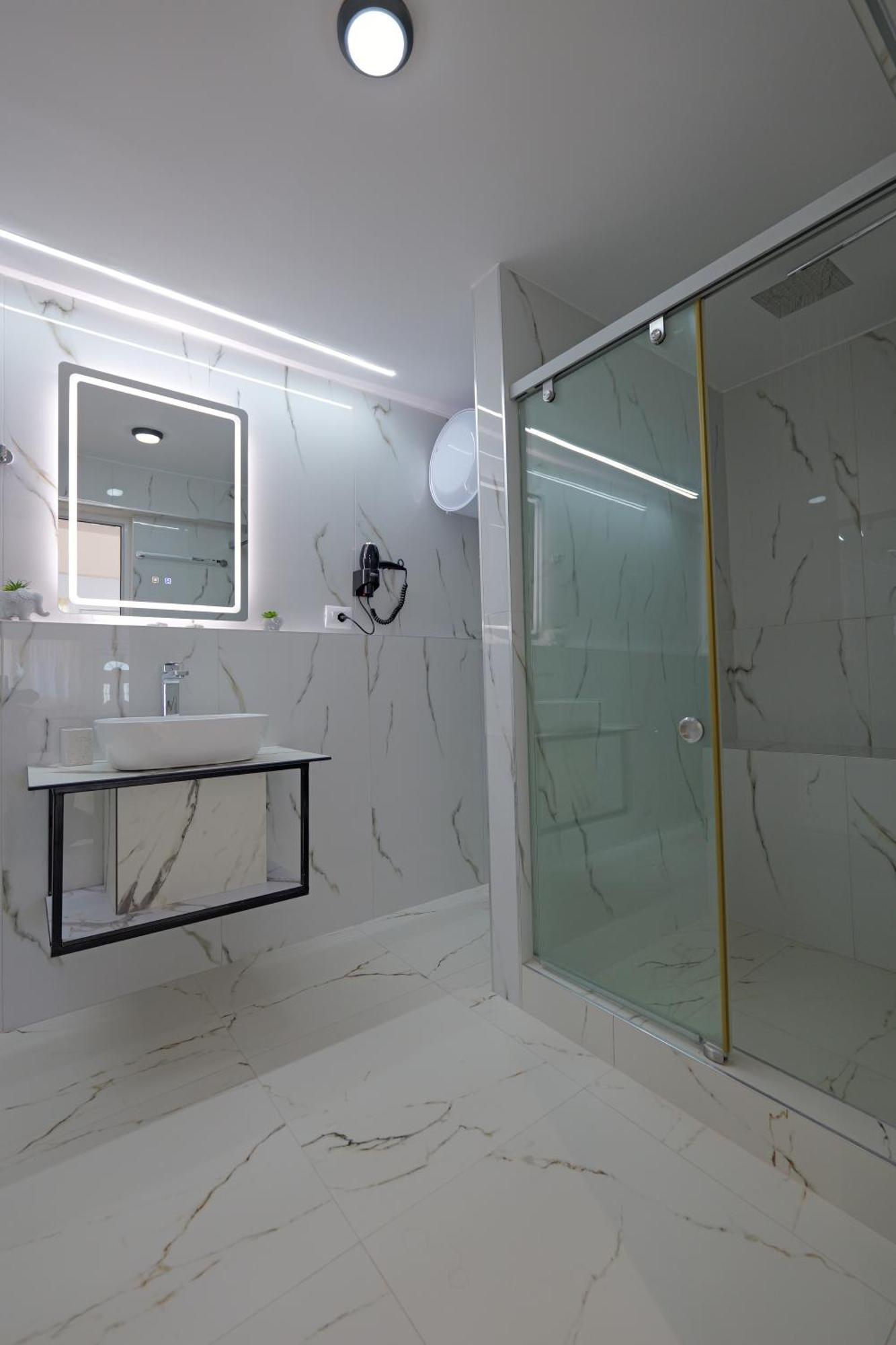 Livia'S Guesthouse คซามิล ภายนอก รูปภาพ