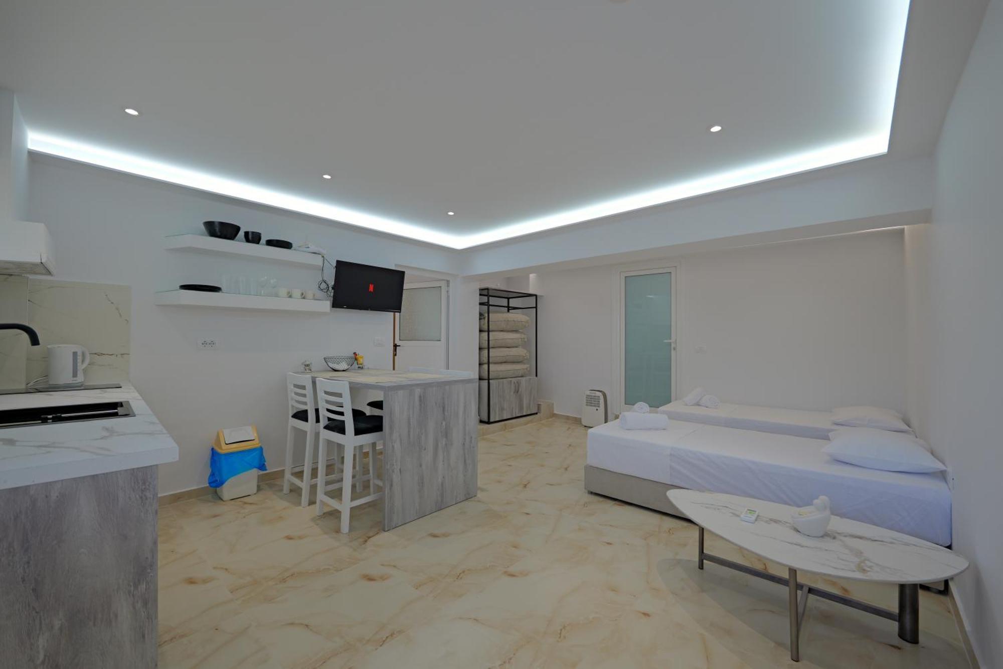 Livia'S Guesthouse คซามิล ภายนอก รูปภาพ